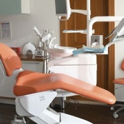 /dental-clinic-material-selection-guide