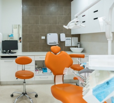 /dental-clinic-material-selection-guide
